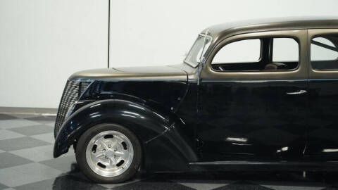 1937 Ford Tudor