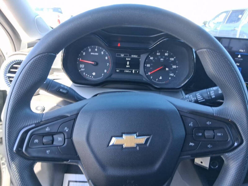 2025 Chevrolet Trax LS