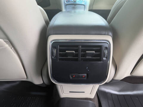 2017 Lincoln Continental Select