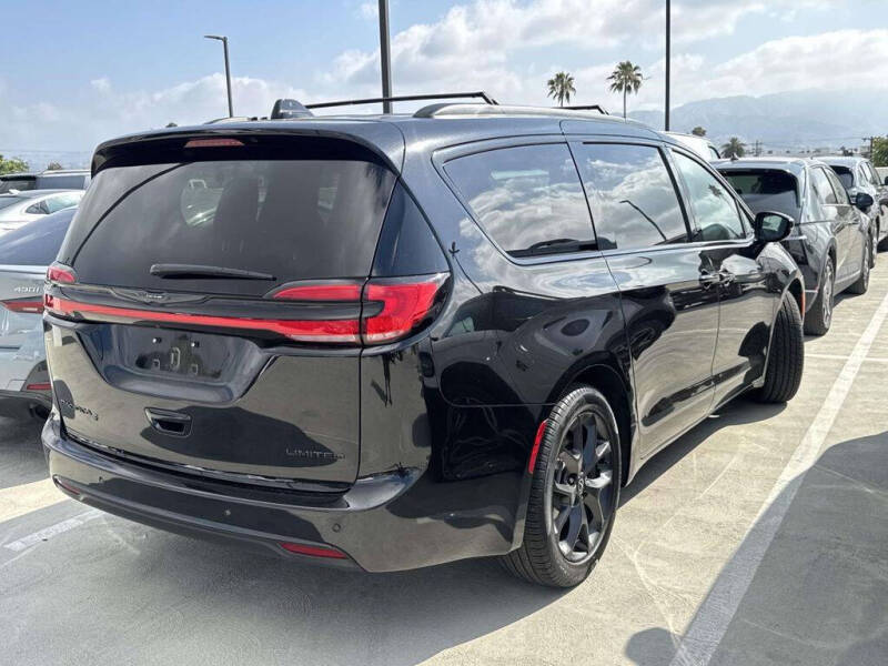 2025 Chrysler Pacifica Limited