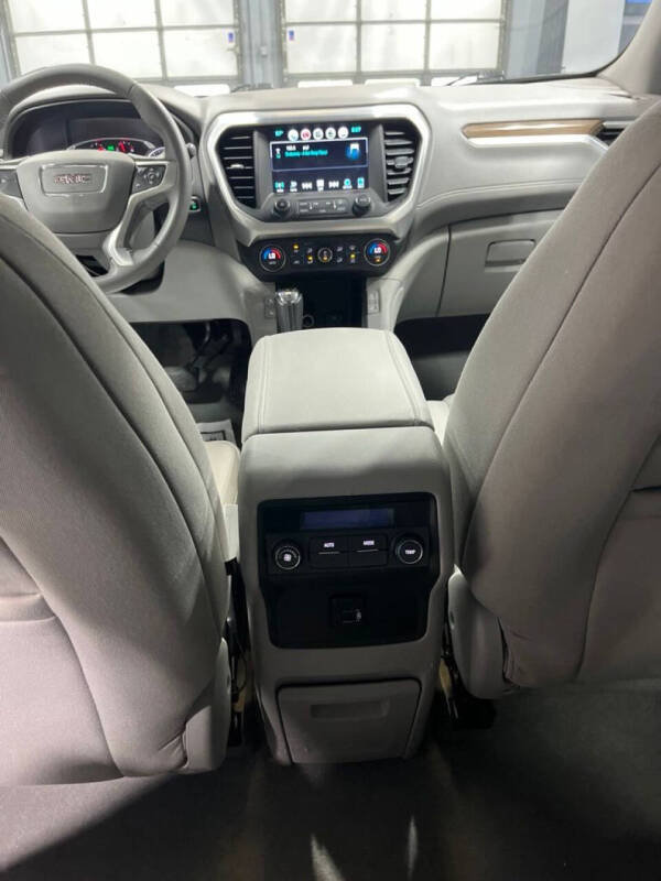2017 GMC Acadia SLE-2