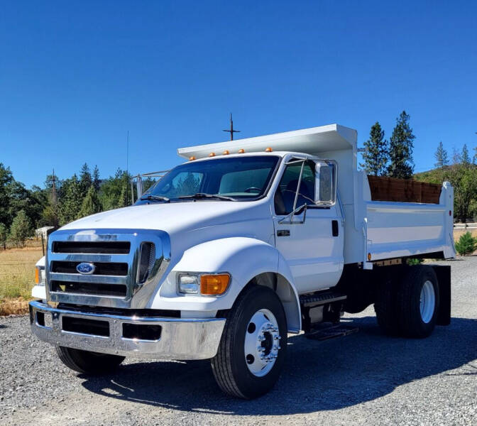 2006 Ford F-650 for sale at CPMTRUCKSALES.COM in Central Point OR