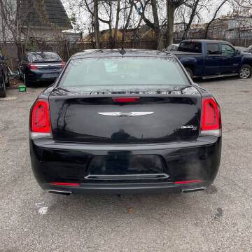 2016 Chrysler 300 S