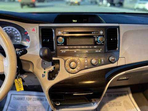 2012 Toyota Sienna Base 7-Passenger