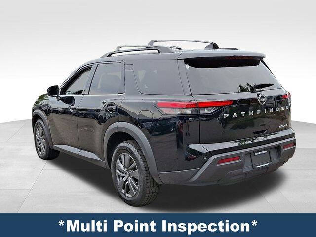 2023 Nissan Pathfinder SV
