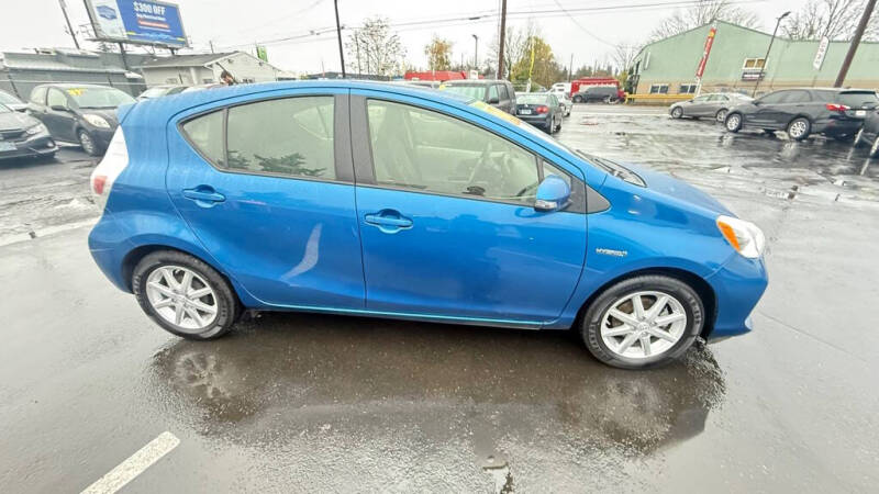 2014 Toyota Prius c Four