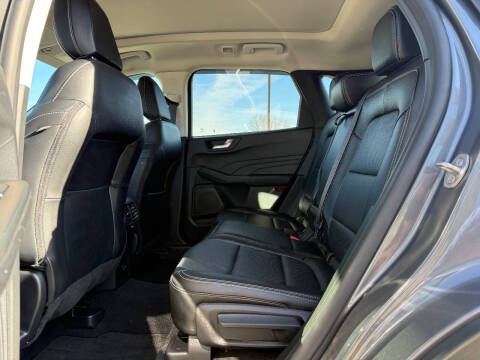 2022 Ford Escape Titanium