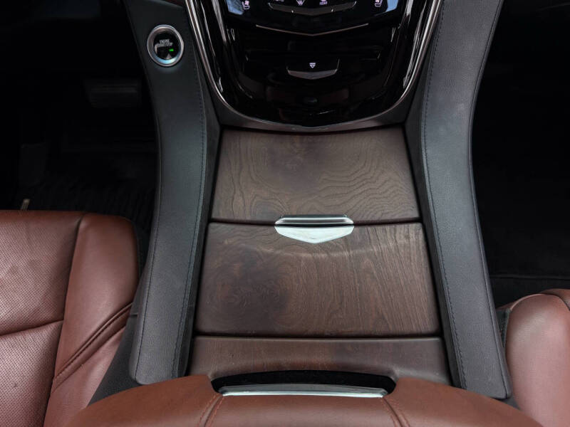 2018 Cadillac Escalade ESV Luxury