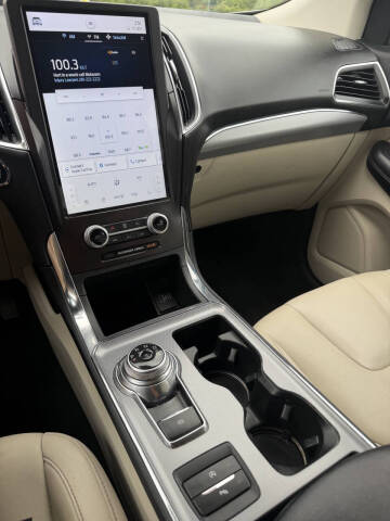 2021 Ford Edge Titanium
