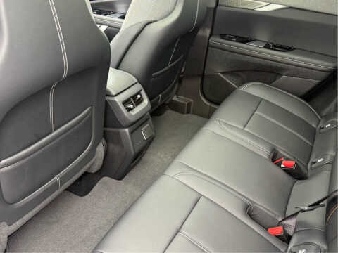 2025 Cadillac OPTIQ Luxury 1