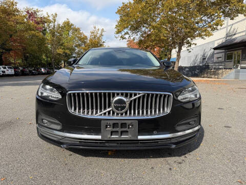2023 Volvo S90 B6 Plus