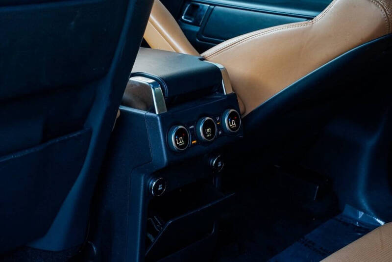 2020 Land Rover Discovery HSE Luxury