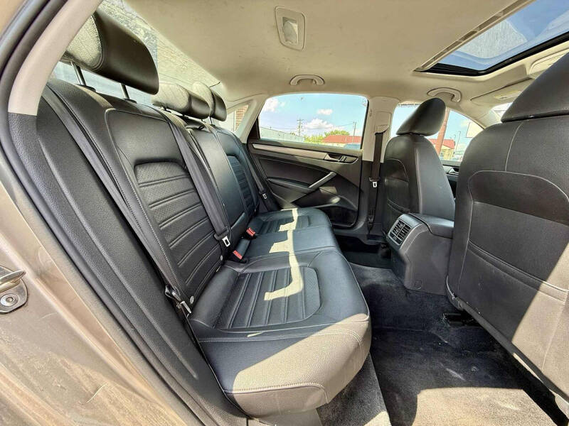 2015 Volkswagen Passat 1.8T SE