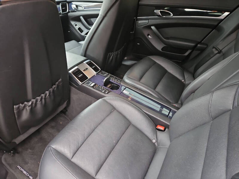 2014 Porsche Panamera 4