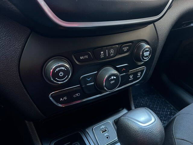 2019 Jeep Cherokee Latitude