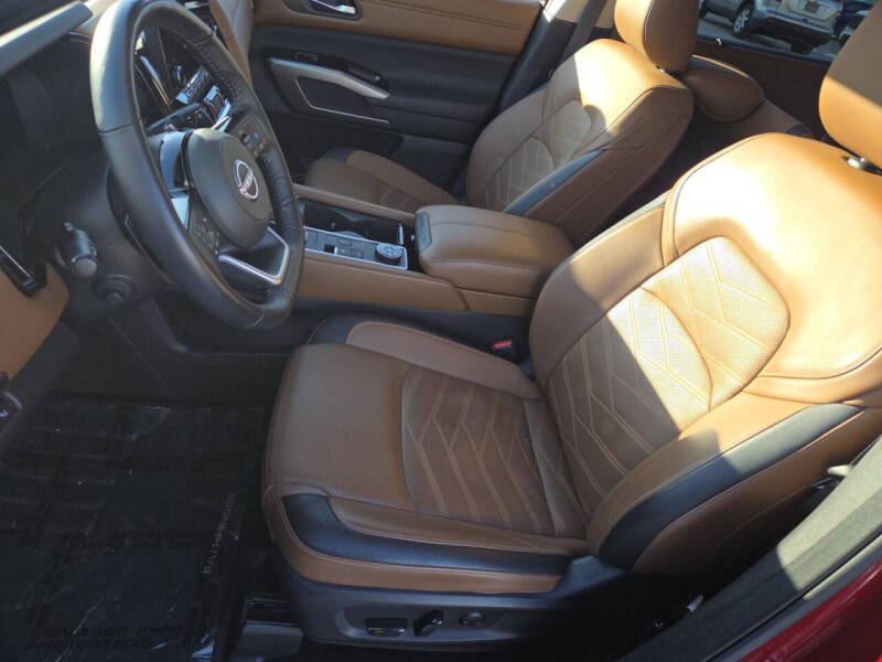 2024 Nissan Pathfinder Platinum