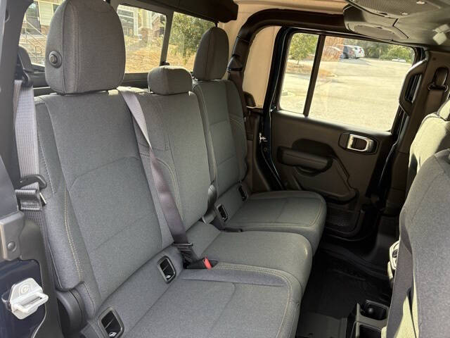 2025 Jeep Gladiator Willys