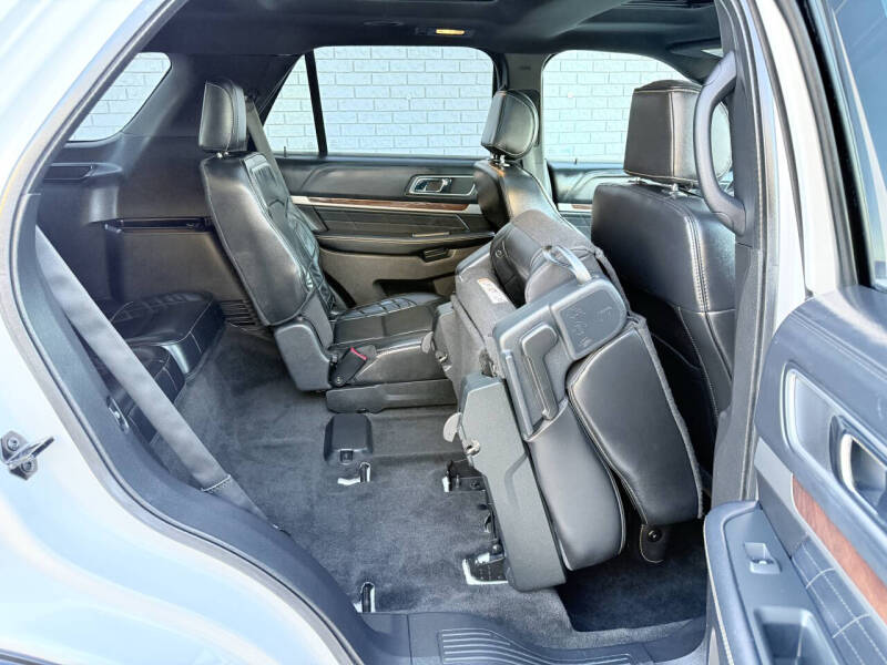 2017 Ford Explorer Platinum