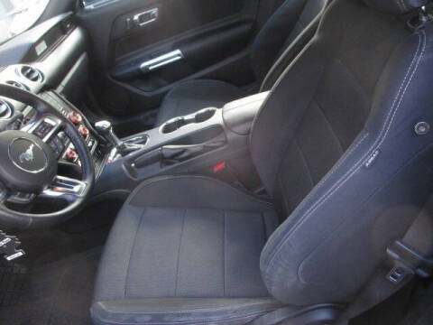 2017 Ford Mustang V6