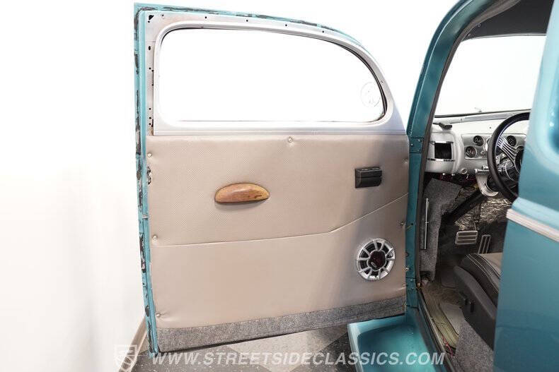 1940 Ford Deluxe