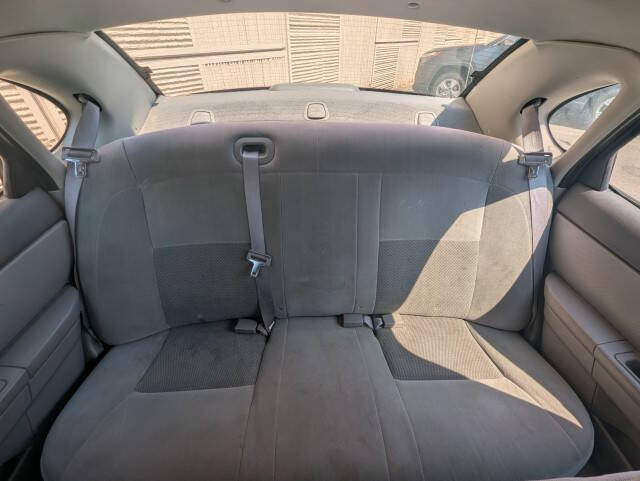 2004 Ford Taurus SE