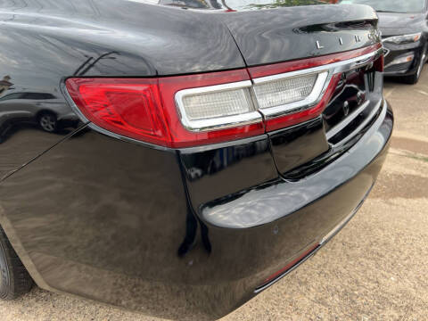 2017 Lincoln Continental Premiere