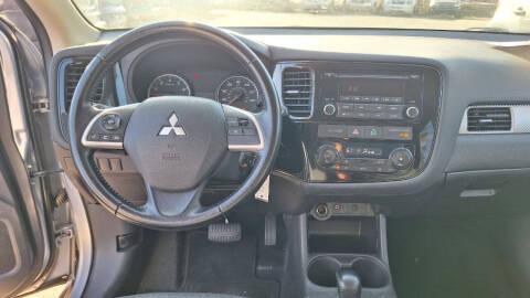 2015 Mitsubishi Outlander ES