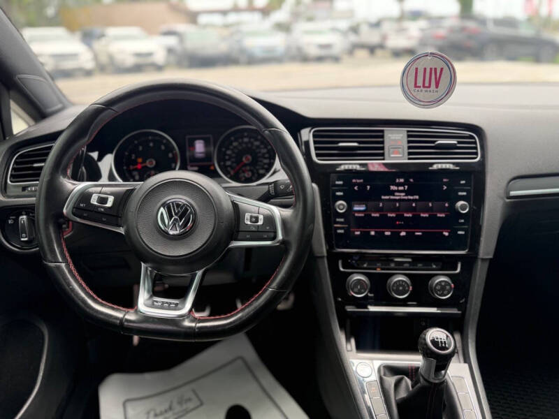 2018 Volkswagen Golf GTI S