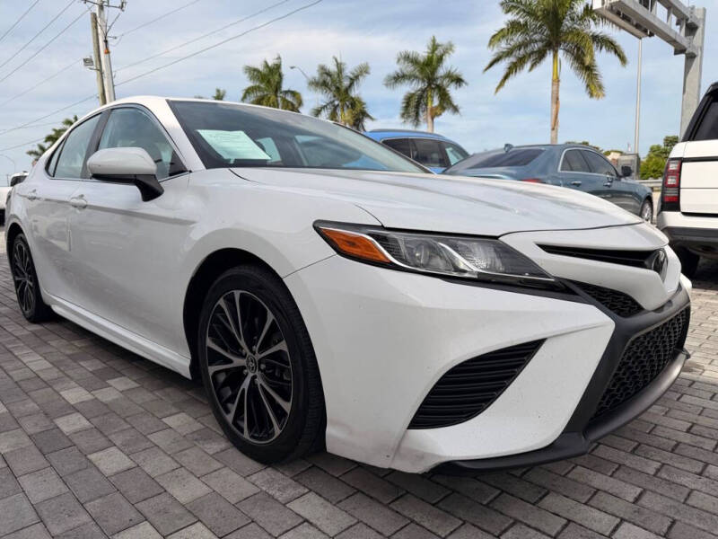 2020 Toyota Camry SE