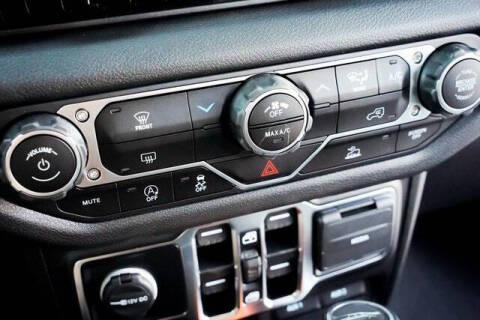 2025 Jeep Gladiator NightHawk