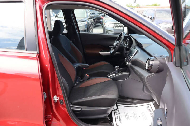 2020 Nissan Kicks SR