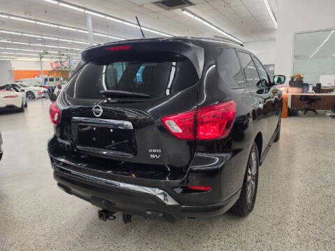 2017 Nissan Pathfinder SV
