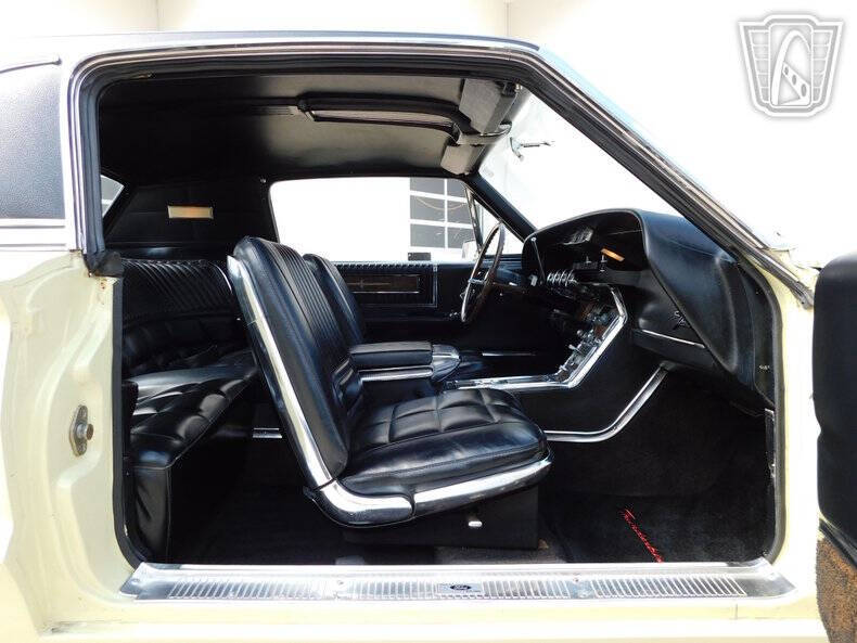 1966 Ford Thunderbird