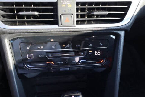 2025 Volkswagen Taos SE