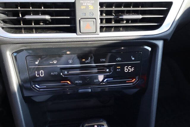 2025 Volkswagen Taos SE