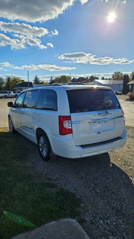2016 Chrysler Town and Country Touring-L
