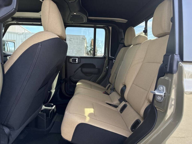 2026 Jeep Gladiator Sport