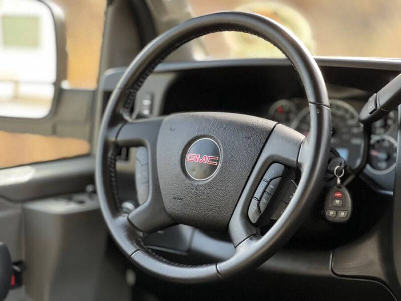 2023 GMC Savana 2500