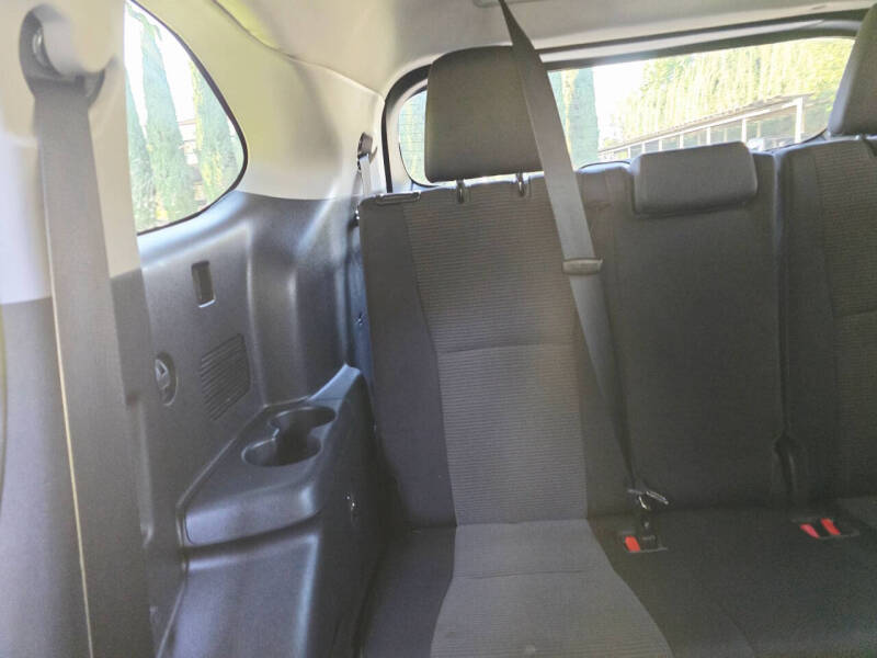 2020 Toyota Highlander LE