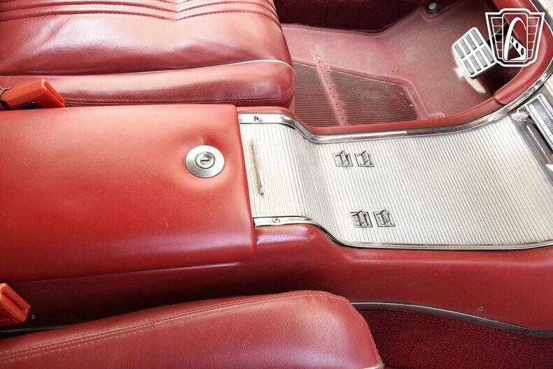 1963 Ford Thunderbird