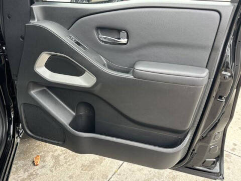 2022 Nissan Frontier SV