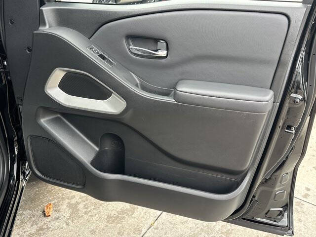 2022 Nissan Frontier SV