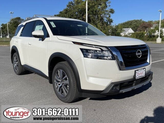 2022 Nissan Pathfinder SL