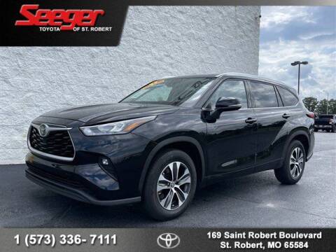 2021 Toyota Highlander for sale at SEEGER TOYOTA OF ST ROBERT in Saint Robert MO