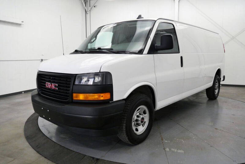2022 GMC Savana 2500