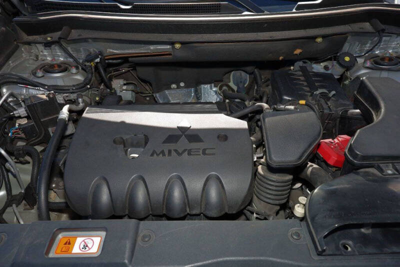 2019 Mitsubishi Outlander SE