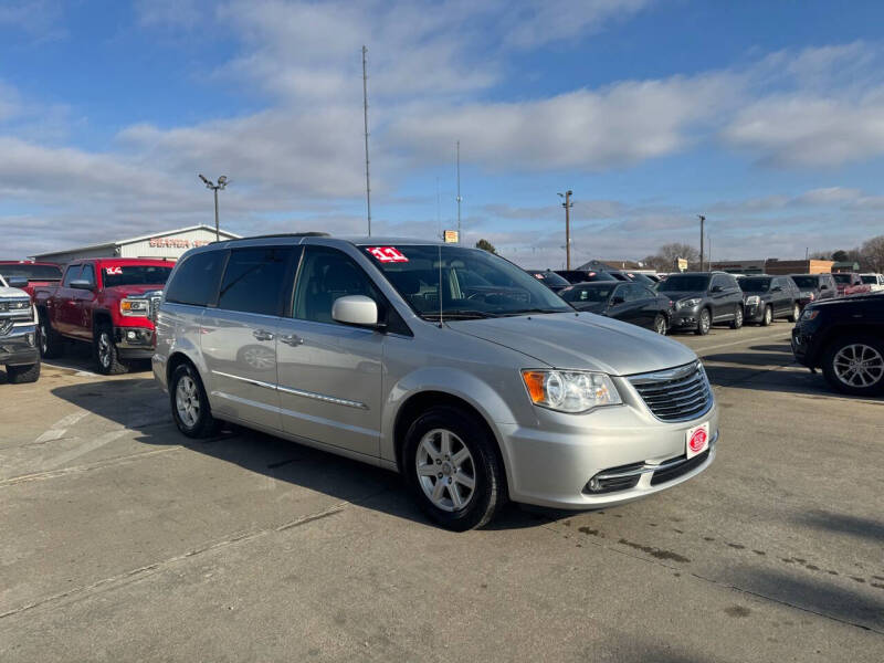 2011 Chrysler Town and Country for sale at UNITED AUTO INC in South Sioux City NE