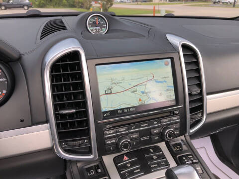 2013 Porsche Cayenne GTS