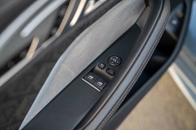 2020 BMW M8 22