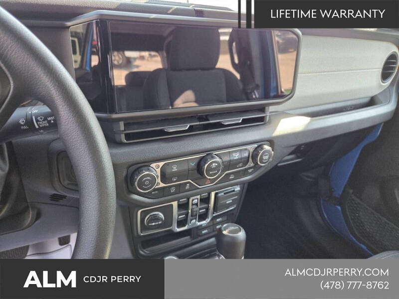 2026 Jeep Gladiator Sport